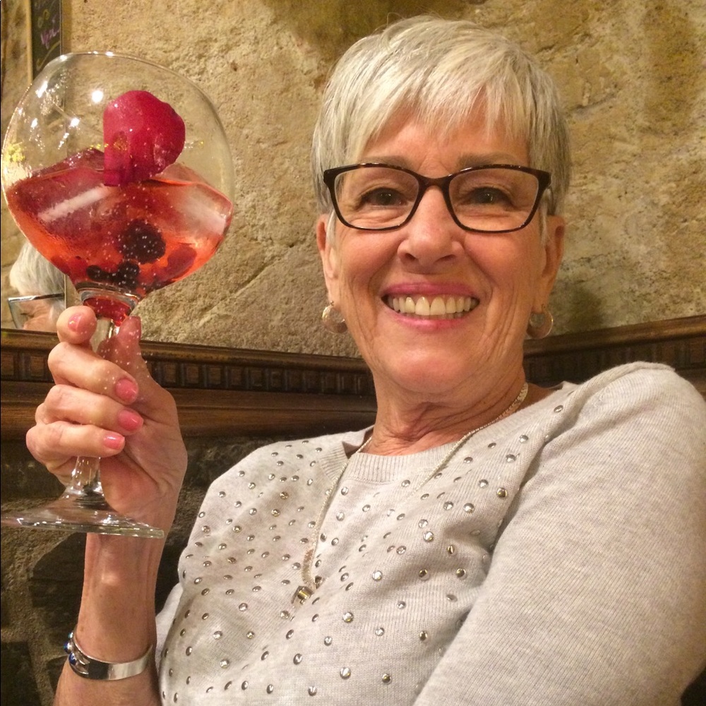 SUZYQUE ~SINCE 2012 ~POSH AMBASSADOR